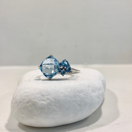 RING K14 WHITE GOLD BLUE TOPAZ