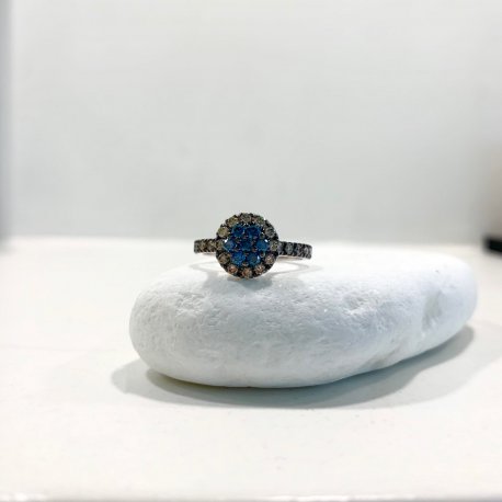 RING WITH BLUE DIAMONDS K18